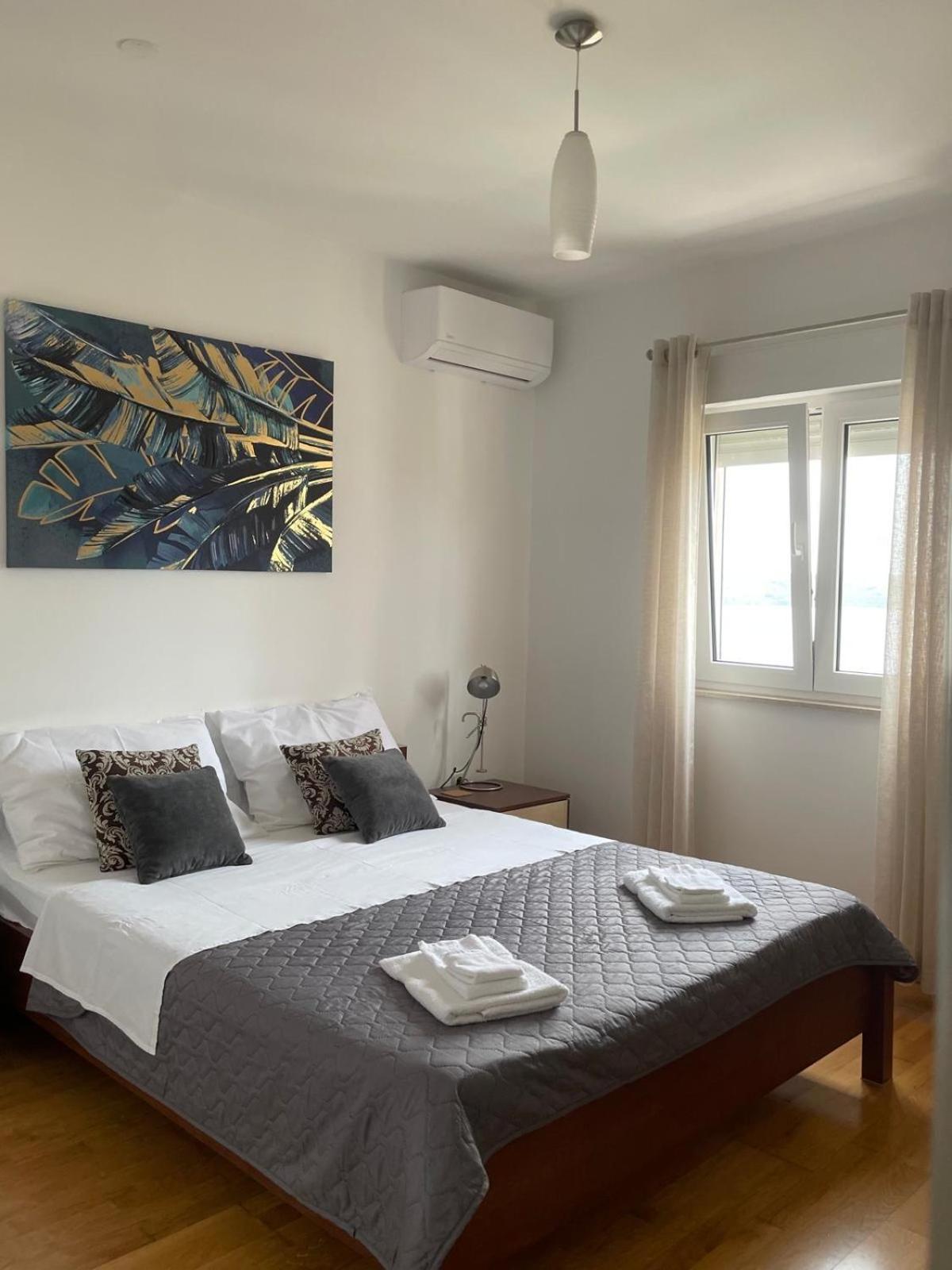 Apartman Lucia Trogir Exterior foto
